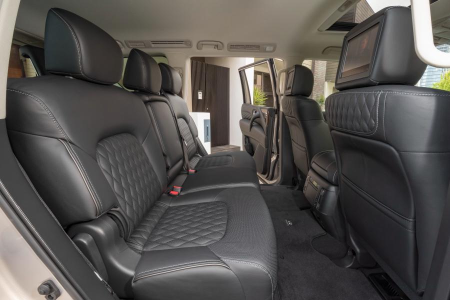 Интерьер Infiniti QX80 5.6 2018 года  (AU) (фото 8 из 40)